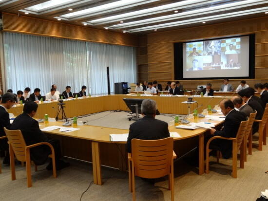 画像：第1回地方税財政常任委員会の様子